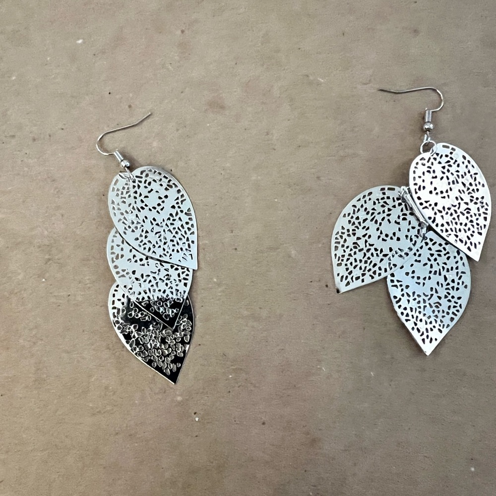 Silver Leaves Dangle Drop Earrings - Picture 2 of 3
